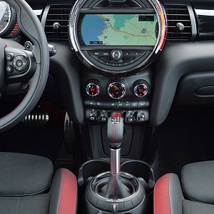2015_MINI_John_Cooper_Works_024