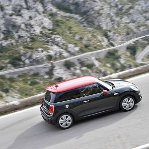 2015_MINI_John_Cooper_Works_027
