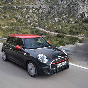 2015_MINI_John_Cooper_Works_028