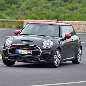 2015_MINI_John_Cooper_Works_032