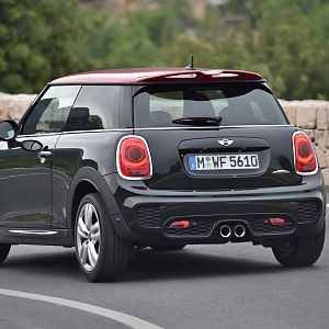 2015_MINI_John_Cooper_Works_033