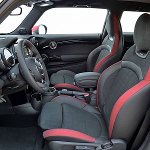 2015_MINI_John_Cooper_Works_037