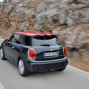 2015_MINI_John_Cooper_Works_038