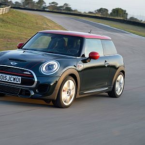 2015_MINI_John_Cooper_Works_039