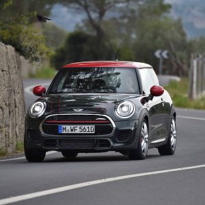 2015_MINI_John_Cooper_Works_045