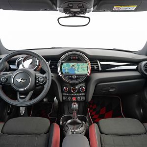 2015_MINI_John_Cooper_Works_046