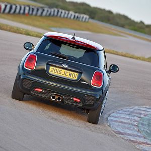2015_MINI_John_Cooper_Works_051