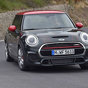 2015_MINI_John_Cooper_Works_053