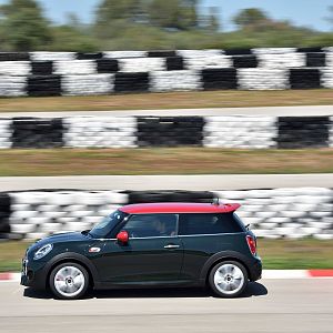 2015_MINI_John_Cooper_Works_055