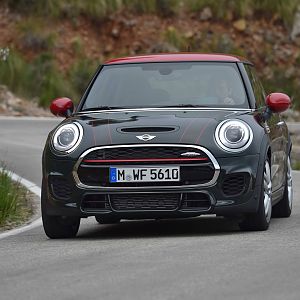2015_MINI_John_Cooper_Works_056