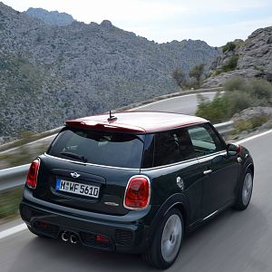 2015_MINI_John_Cooper_Works_063