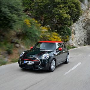 2015_MINI_John_Cooper_Works_064