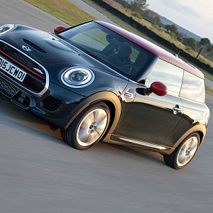 2015_MINI_John_Cooper_Works_065
