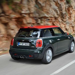 2015_MINI_John_Cooper_Works_077