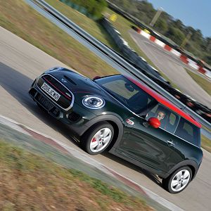 2015_MINI_John_Cooper_Works_083