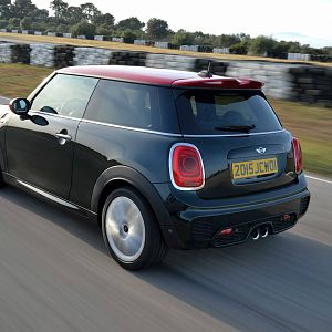 2015_MINI_John_Cooper_Works_086