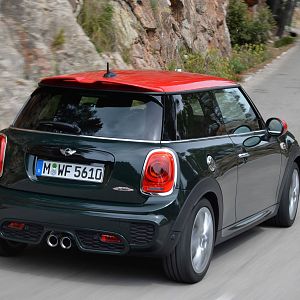 2015_MINI_John_Cooper_Works_089