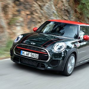 2015_MINI_John_Cooper_Works_090