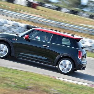 2015_MINI_John_Cooper_Works_092