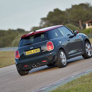 2015_MINI_John_Cooper_Works_093