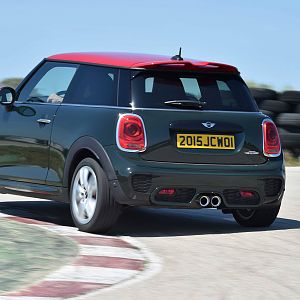 2015_MINI_John_Cooper_Works_096