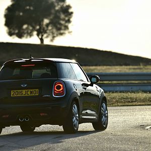 2015_MINI_John_Cooper_Works_099