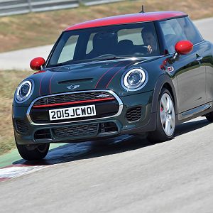 2015_MINI_John_Cooper_Works_104