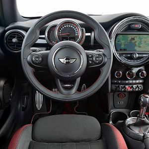 2015_MINI_John_Cooper_Works_106