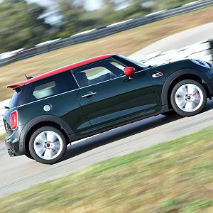 2015_MINI_John_Cooper_Works_107