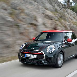 2015_MINI_John_Cooper_Works_108