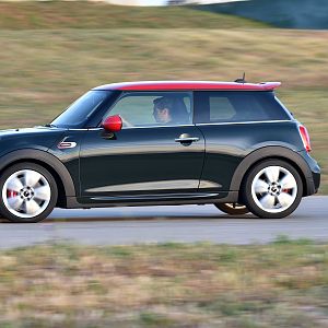 2015_MINI_John_Cooper_Works_111