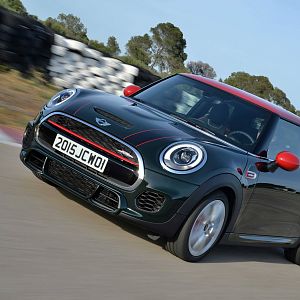 2015_MINI_John_Cooper_Works_112