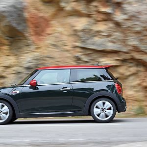 2015_MINI_John_Cooper_Works_113