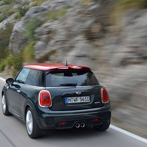 2015_MINI_John_Cooper_Works_117