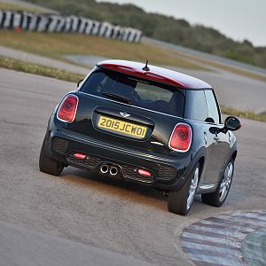 2015_MINI_John_Cooper_Works_118