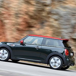 2015_MINI_John_Cooper_Works_122