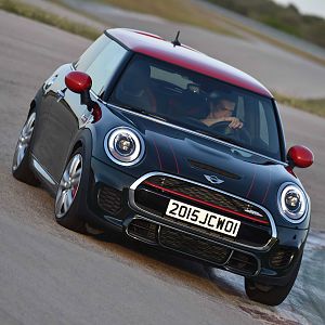 2015_MINI_John_Cooper_Works_124
