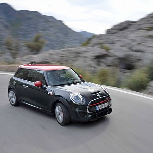 2015_MINI_John_Cooper_Works_127