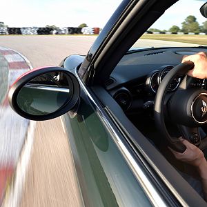 2015_MINI_John_Cooper_Works_131