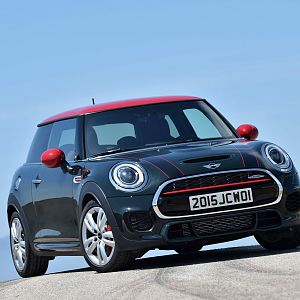 2015_MINI_John_Cooper_Works_132