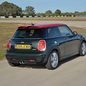 2015_MINI_John_Cooper_Works_134