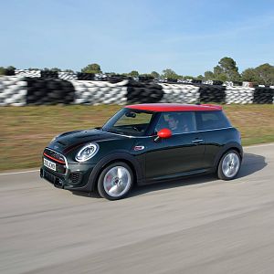 2015_MINI_John_Cooper_Works_138