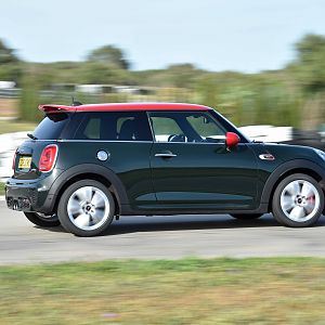 2015_MINI_John_Cooper_Works_139