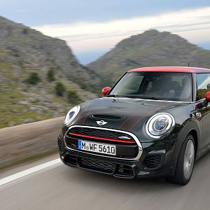 2015_MINI_John_Cooper_Works_143