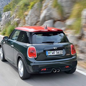 2015_MINI_John_Cooper_Works_148