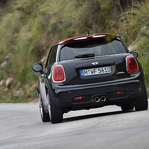 2015_MINI_John_Cooper_Works_151