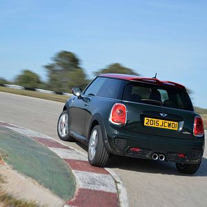 2015_MINI_John_Cooper_Works_153