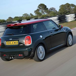 2015_MINI_John_Cooper_Works_163