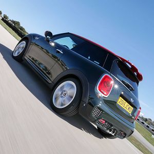 2015_MINI_John_Cooper_Works_170
