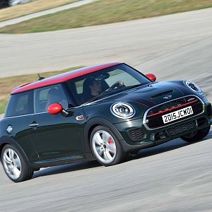 2015_MINI_John_Cooper_Works_172